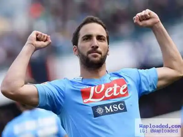 Transfer News: Arsenal target Gonzalo Higuain joins Juventus for £75.3m